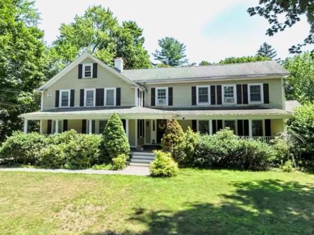 Condo for rent in Bedford, Massachusetts