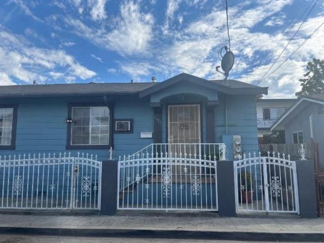 House for rent in Canoga Park, California