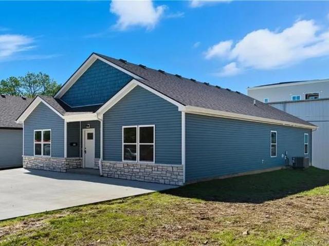 Townhouse for rent in Charlestown, Indiana