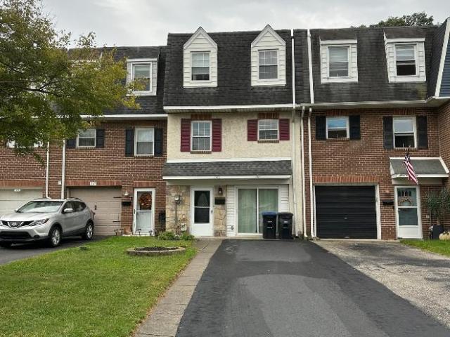 Townhouse for rent in Conshohocken, Pennsylvania