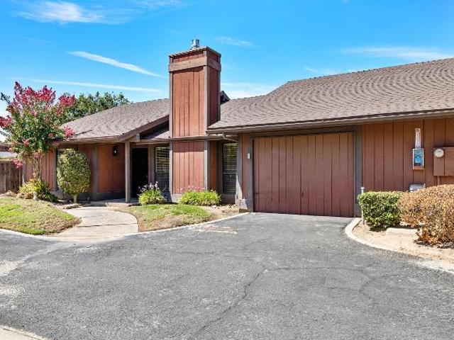 Townhouse for rent in Fresno