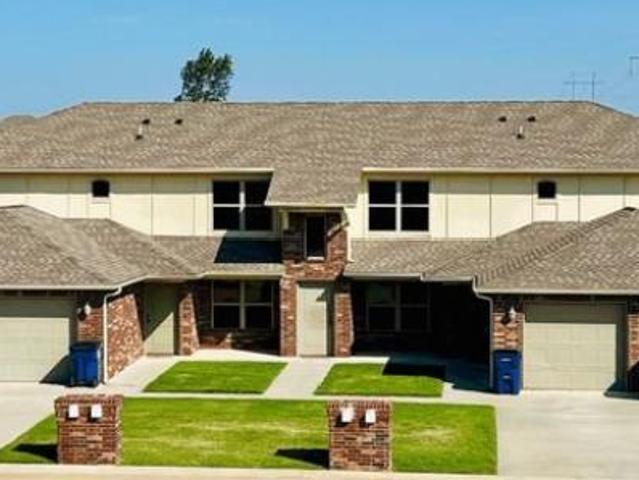 Townhouse for rent in Harrah, Oklahoma