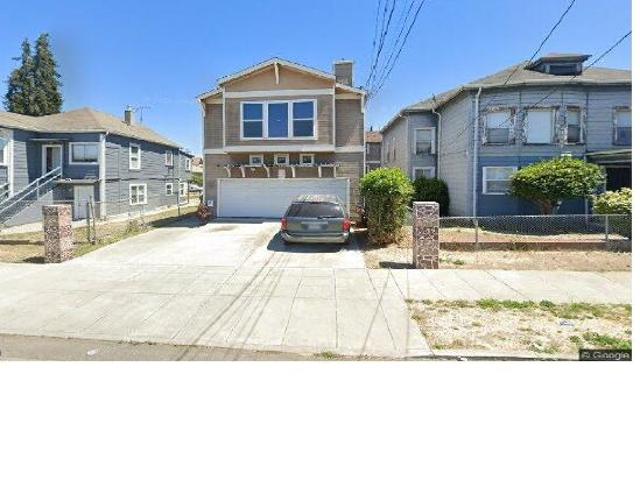 Townhouse for rent in Oakland