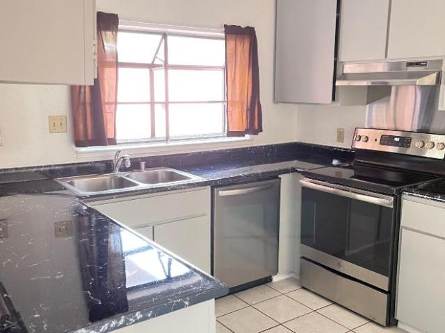 Townhouse for rent in Stockton, California