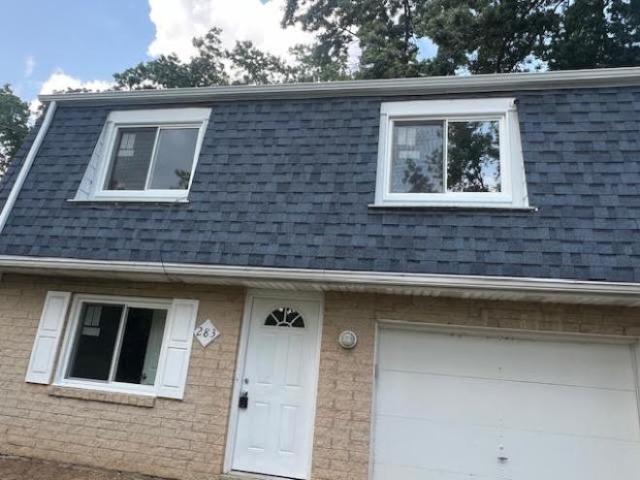 Townhouse for rent in Akron