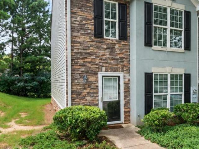 Townhouse for rent in Union City, Georgia