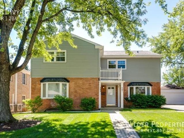 Townhouse for rent in Lake Forest