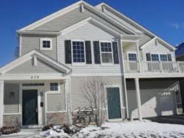 Townhouse for rent in Mchenry, Illinois