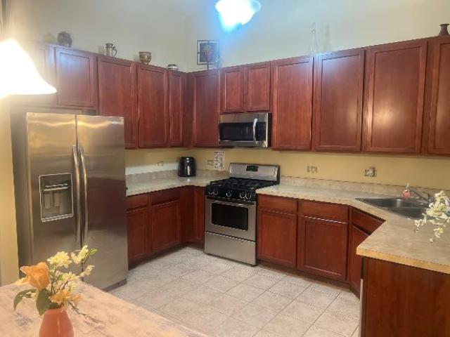 Townhouse for rent in Mchenry, Illinois