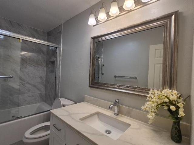 Townhouse for rent in Fontana