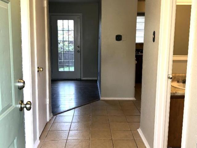 Townhouse for rent in Burleson