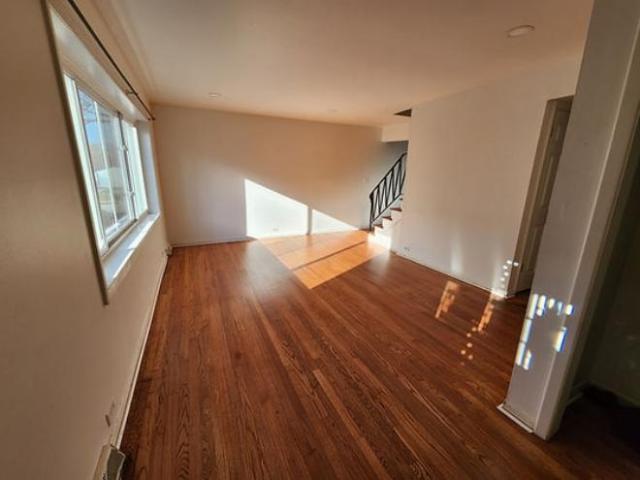 Townhouse for rent in Villa Park