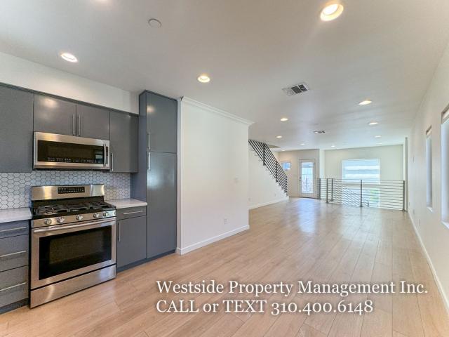 Apartment for rent in Canoga Park, California