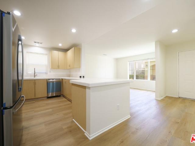 Apartment for rent in Canoga Park, California