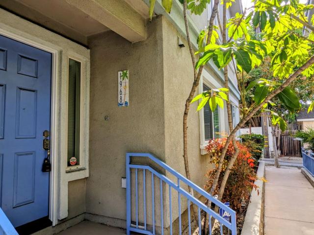 Apartment for rent in Signal Hill, California