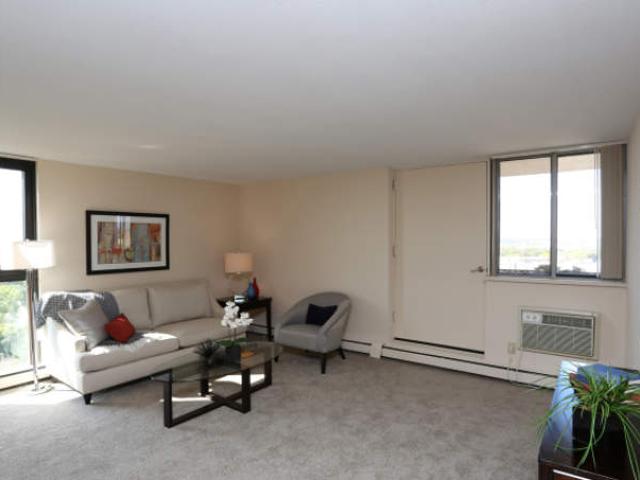 Apartment for rent in Shorewood
