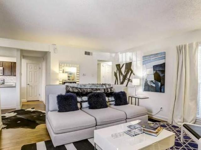 Apartment for rent in Addison