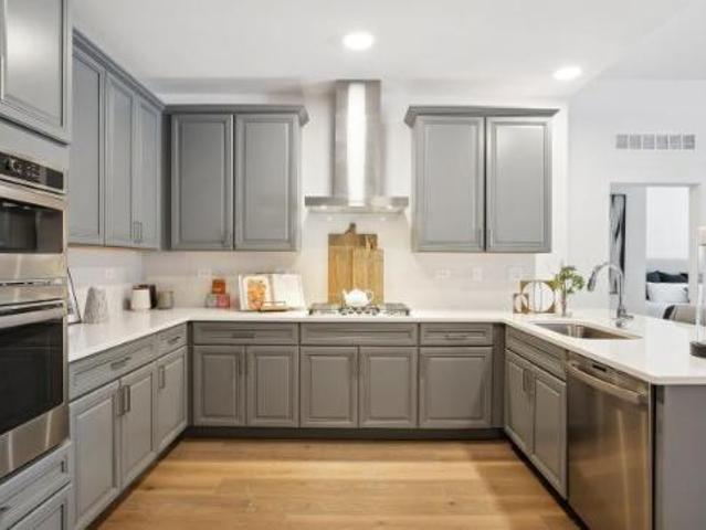 Apartment for rent in Lake Forest, Illinois
