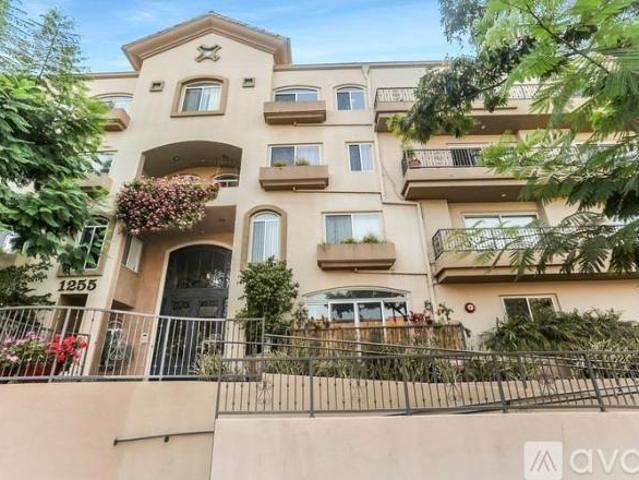 Condo for rent in Canoga Park, California