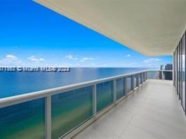 Condo for rent in Hallandale