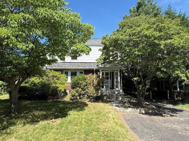 House for rent in Auburndale, Massachusetts