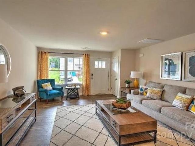Townhouse for rent in Arden