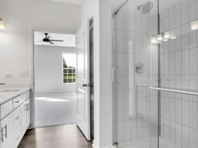 Townhouse for rent in Oswego