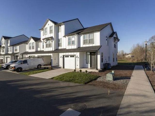 Townhouse for rent in Battle Ground, Washington