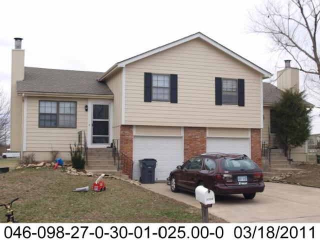 Townhouse for rent in Olathe