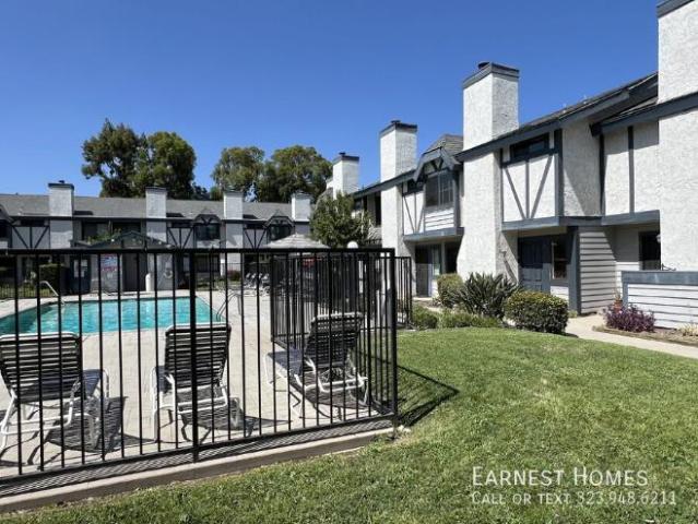 Townhouse for rent in Reseda
