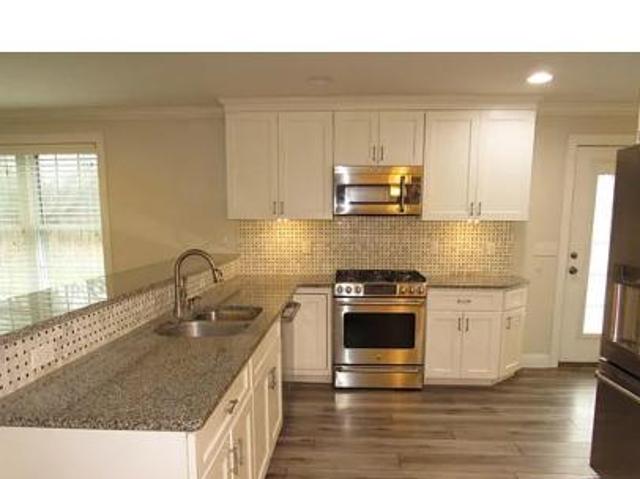 Townhouse for rent in Clinton, New Jersey