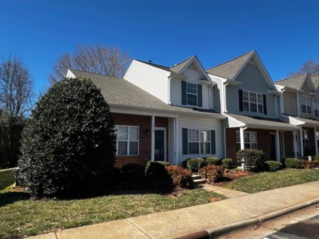 Townhouse for rent in Pfafftown, North Carolina