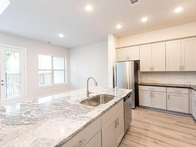 Townhouse for rent in Dallas