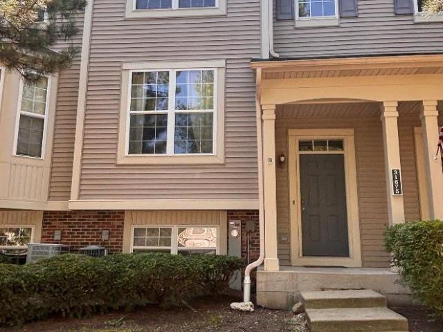 Townhouse for rent in Mchenry, Illinois
