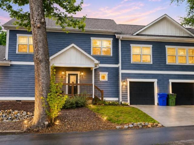 Townhouse for rent in Asheville, North Carolina