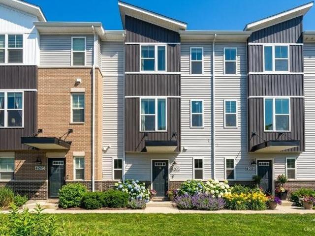 Townhouse for rent in Aurora, Illinois