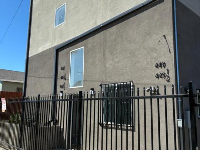 Townhouse for rent in Canoga Park, California
