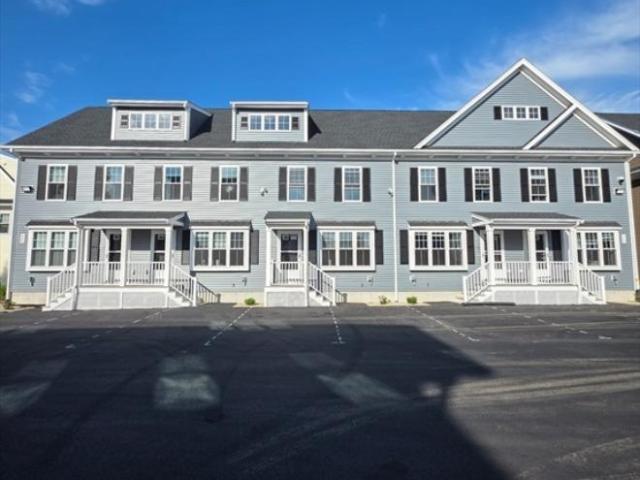 Townhouse for rent in Brockton Townhouse for rent in Brockton