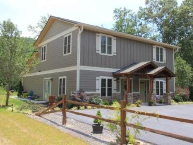 Townhouse for rent in Blue Ridge Townhouse for rent in Blue Ridge