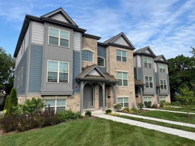Townhouse for rent in Deerfield