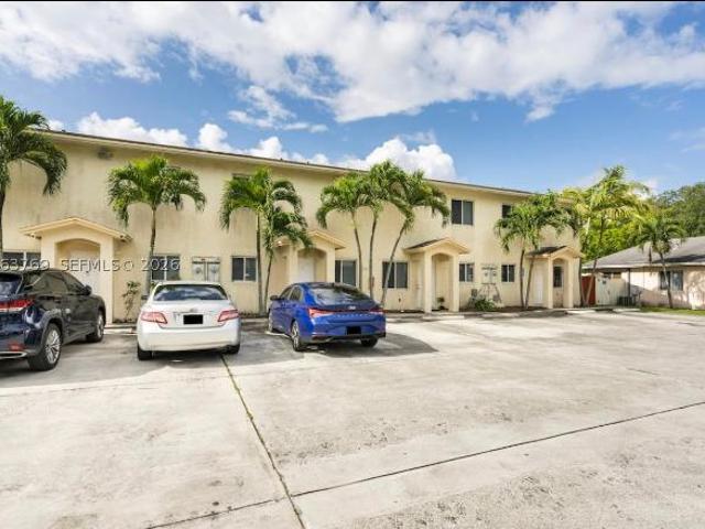 Townhouse for rent in Hallandale, Florida