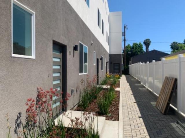 Townhouse for rent in North Hollywood
