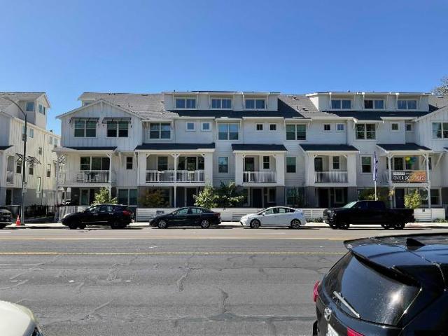 Townhouse for rent in Walnut Creek, California