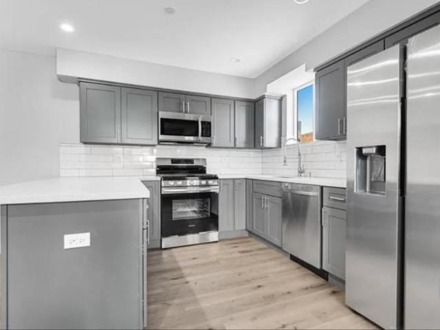 Townhouse for rent in Canoga Park, California