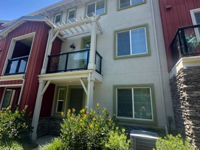 Townhouse for rent in Livermore