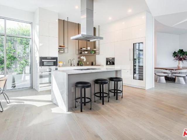 Townhouse for rent in Beverly Hills, California