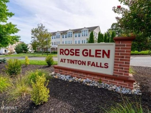 Townhouse for rent in Rose Glen Condominium, Tinton Falls