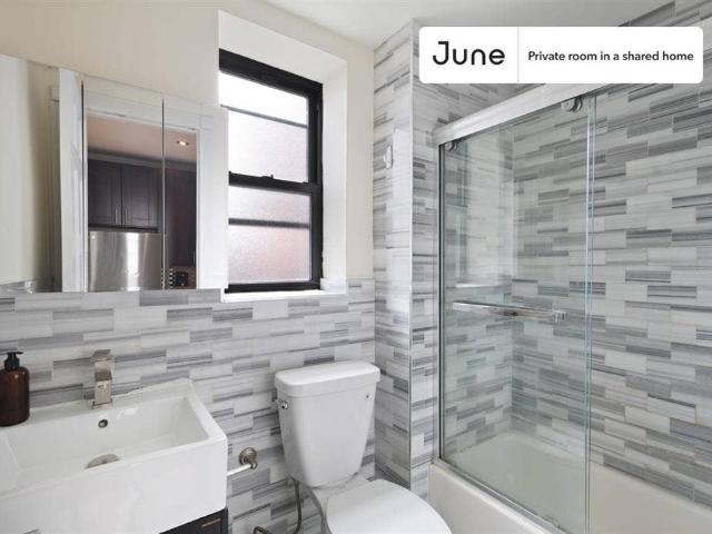 Room for rent in Arverne, New York