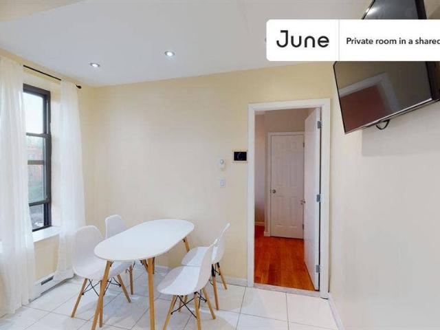 Room for rent in Arverne, New York