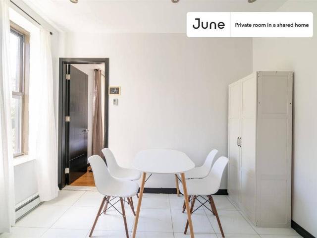 Room for rent in Arverne, New York